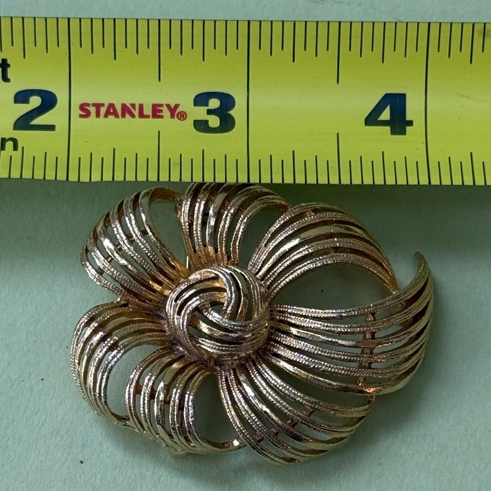 Elegant and Unique Vintage Gold-Tone Large Brooch